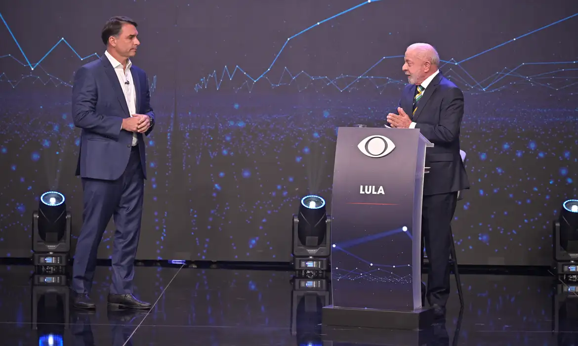 Flávio e Lula trocam acusações sobre Luchsinger, Milei e corrupção em debate na Band