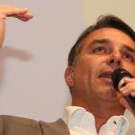 Datafolha mostra Flávio com 51% e Lula com 49%, apesar do 'pacote de bondades' de Lula