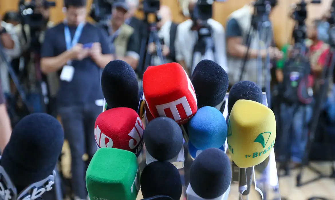 Federação Nacional dos Jornalistas manifesta indignação com debate da Band