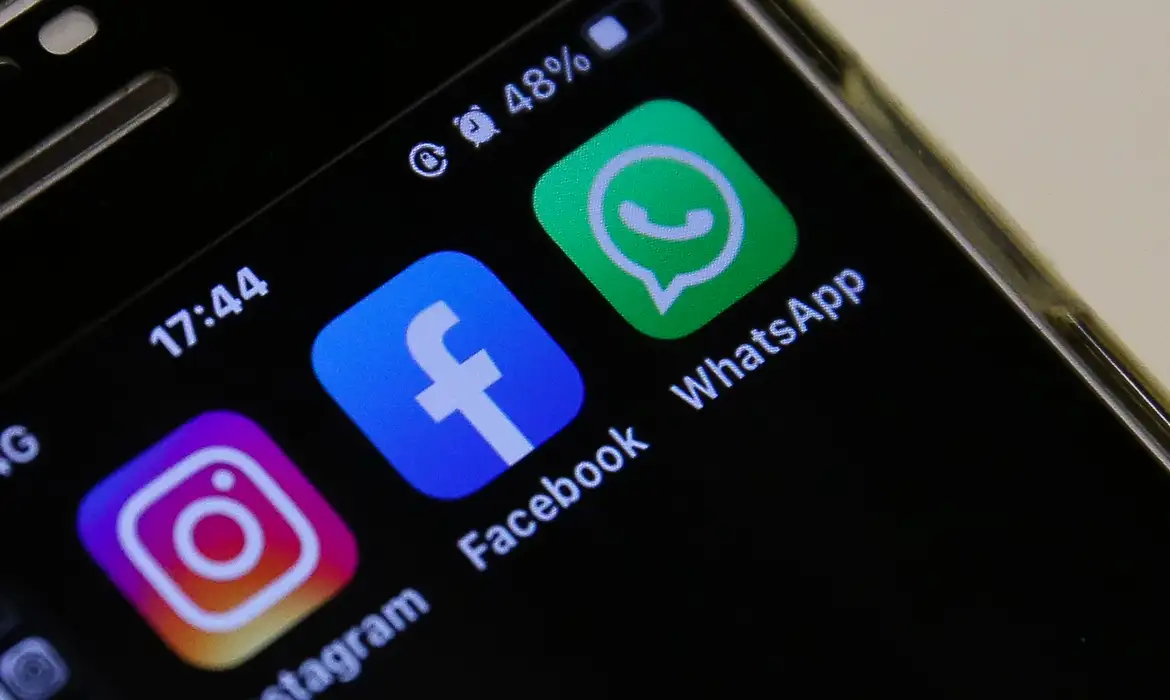 TSE dá prazo de 24 horas para Meta informar sobre igualdade de campanhas