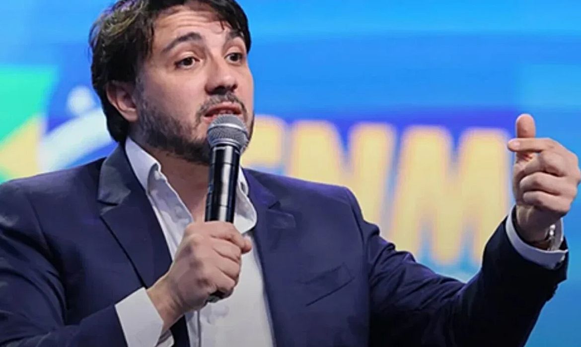 Renan descarta apoio no 2º turno e PSD de Caiado libera bases estaduais