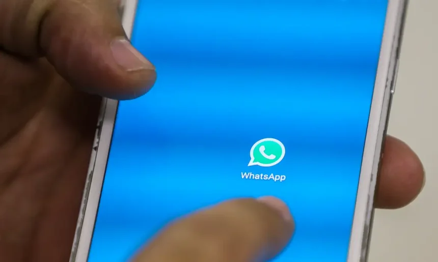Governo usa WhatsApp para enviar mensagens em massa a beneficiários de programas sociais